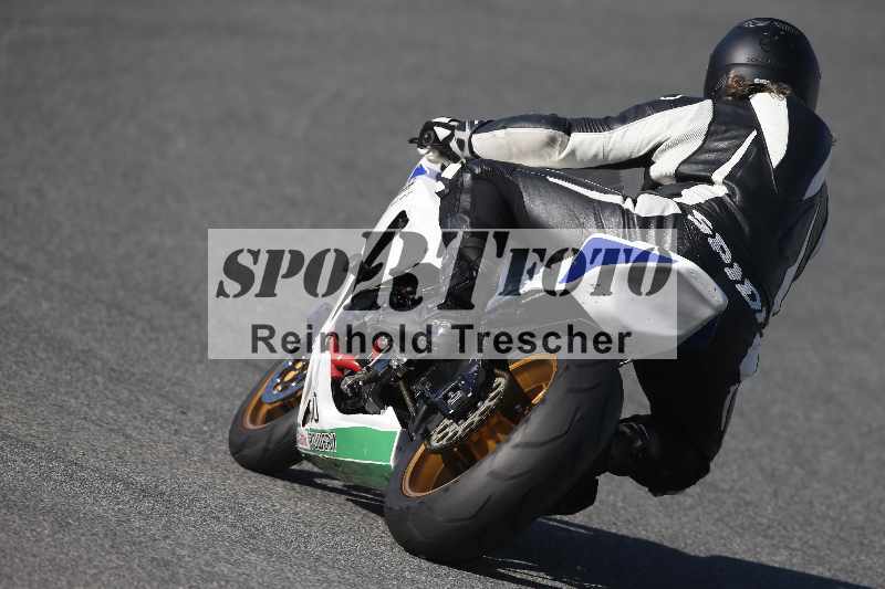 /Archiv-2024/02 29.01.-02.02.2024 Moto Center Thun Jerez/Gruppe gruen-green/backside